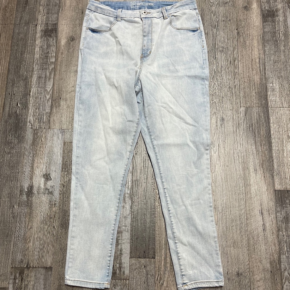 White Washed No Boundaries Super High Rise Jeans